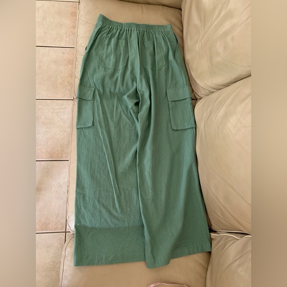 7 FOR ALL MANKIND Linen Blend Wide
Leg Cargo Pants - Picture 12 of 15